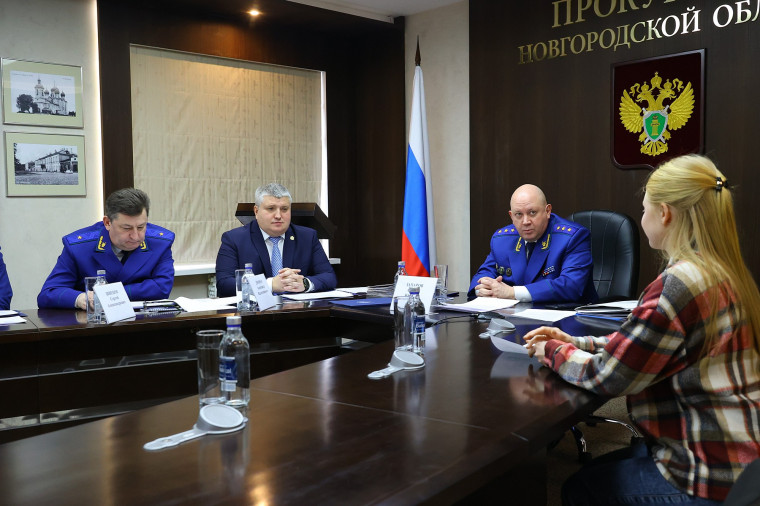 Заместитель Генерального прокурора Российской Федерации Алексей Захаров провел личный прием граждан в Новгородской области.. Заместитель Генерального прокурора Российской Федерации Алексей Захаров провел личный прием граждан в Новгородской области..